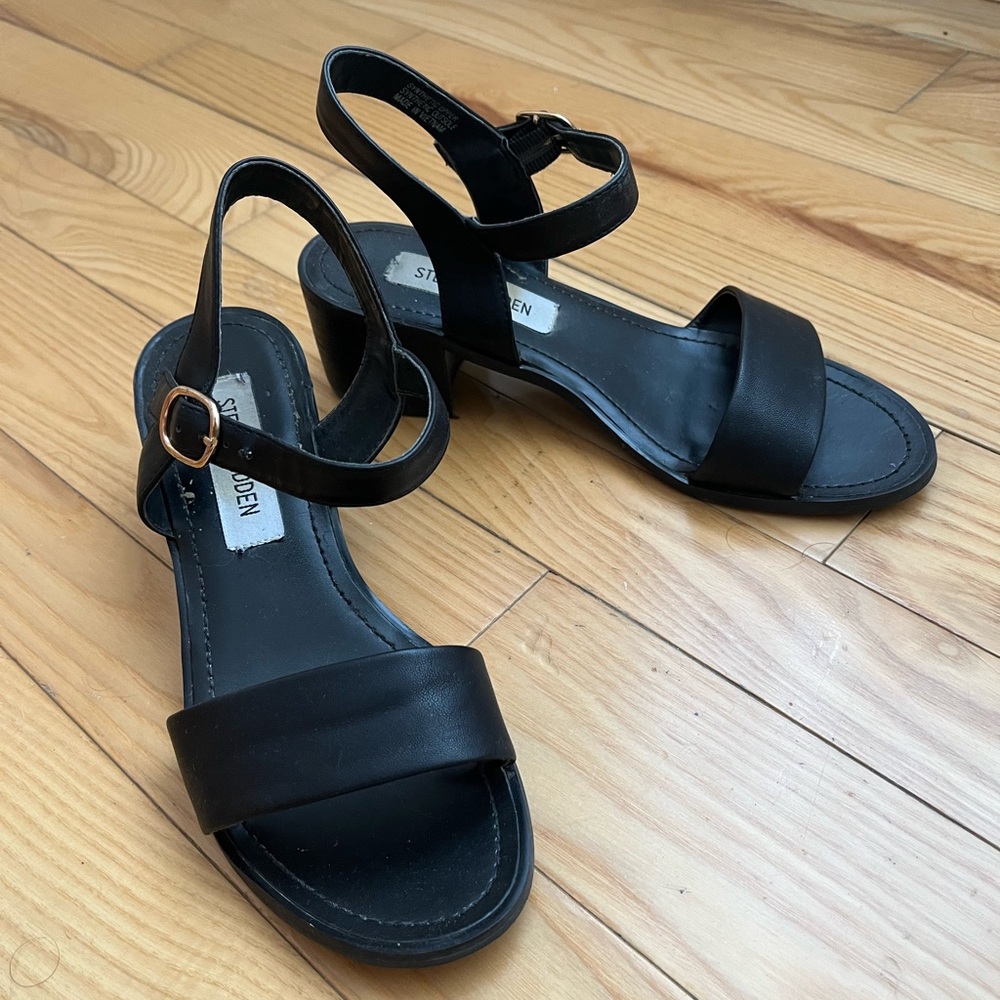 Steve Madden Black Open-Toe Sandals size 37